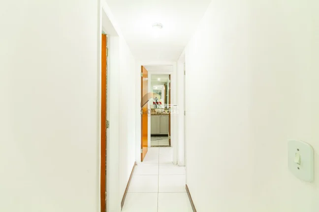 Imagem Ondina Apart Hotel: 75 m², andar alto, nascente, varanda com vista mar, 2 quartos (1 suíte), 1 vaga