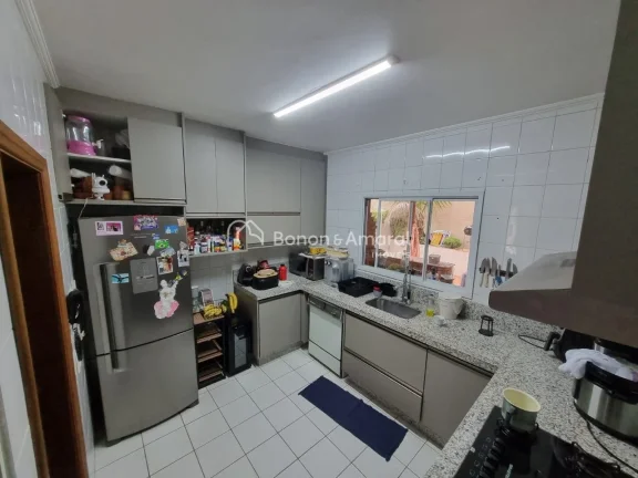Imagem Sobrado à venda no bairro Santa Cândida, em excelente localização, próxima à PUC-Campinas e à...