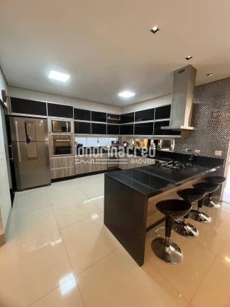 Imagem Casa Térrea de Alto Padrão no Condomínio Pitanguá em Londrina, 3 Suítes, 279m² Construídos, Lazer Completo e Localização Privilegiada Próx. Catuaí