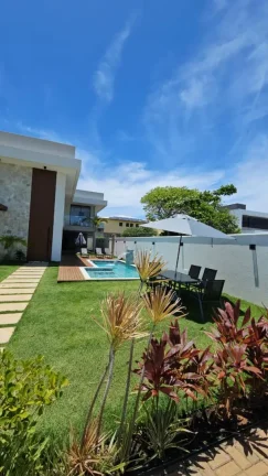 Imagem Imóvel à venda: Casa em Condomínio com Piscina no bairro GUARAJUBA, Camaçari - 422m²