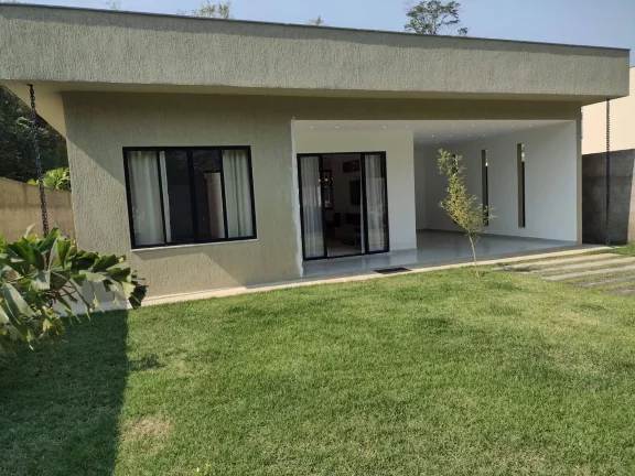 Imagem Vendo esta linda casa em Cachoeiras de Macacu rj.