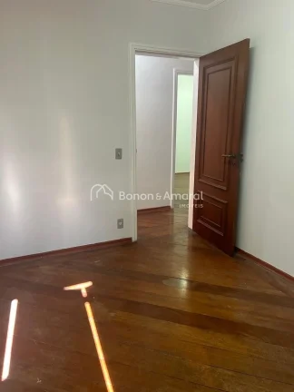 Imagem Este espaçoso apartamento de 100 m² está localizado em uma das regiões mais tradicionais de Camp...