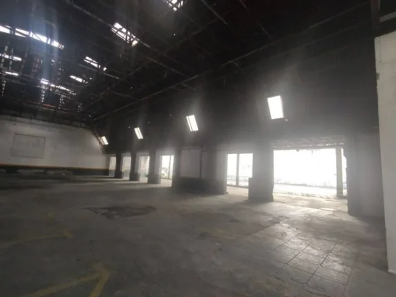 Imagem Galpão para Alugar com 944m² e 70 vagas!!!