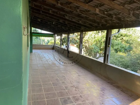 Imagem Chácara Encantadora com 2 Dormitórios, Piscina e Ampla Área Verde