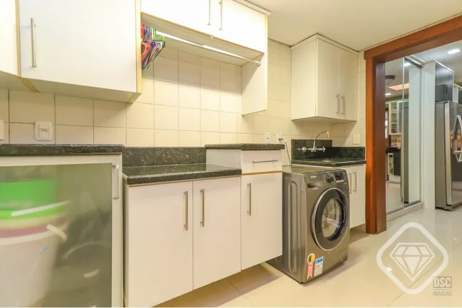 Imagem Casa mobiliada de alto padrão em condomínio exclusivo na Tristeza

Uma residência impecável no c...