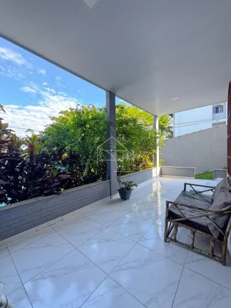 Imagem Casa com 4 Quartos e Suíte em Portal de Jacaraipe com Vista para o Mar
