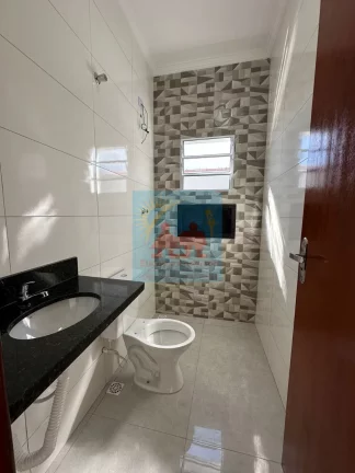 Imagem Casa à 900 metros da Praia da Plataforma em Mongaguá com piscina !