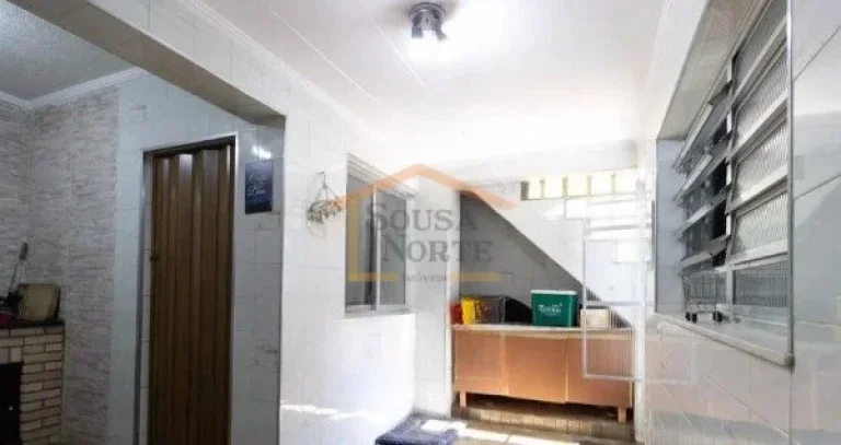 Imagem Sobrado com 250 m² de área construída, composta por 3 dormitórios, sendo 2 suítes, sala ampla, ...