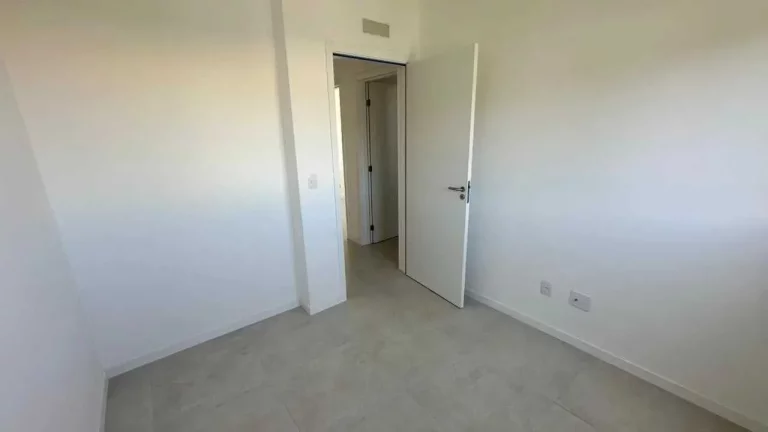 Imagem Apartamento com 3 dormitórios sendo 1 suíte e 2 vagas - Campeche, Florianópolis/SC