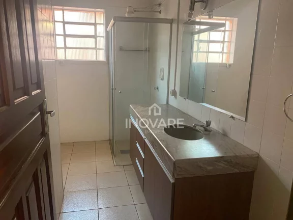 Imagem Casa com 3 dormitórios para alugar, 360 m² por R$ 3.000,00/mês - Setor Central - Itumbiara/GO