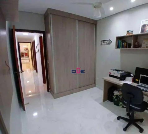Imagem Casa com 6 dormitórios à venda, 268 m² por R$ 1.200.000 - Embaré - Santos/SP