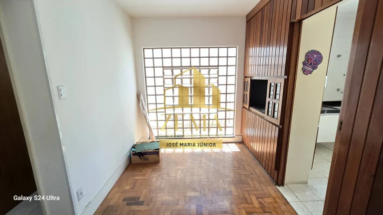 Imagem Casa Térrea 270m2, ESQUINA, COMERCIAL, 03 dorm, Sala Ampla, 02 Vgs cobertas