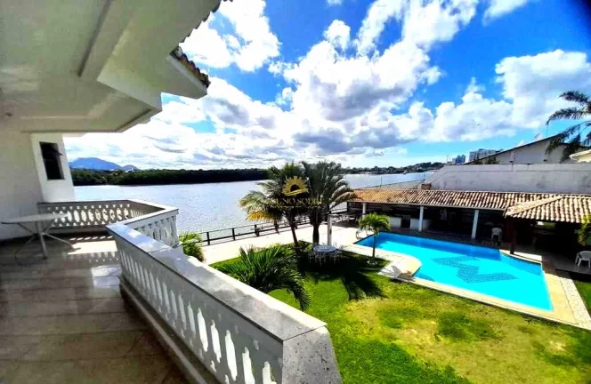 Imagem Casa de Luxo Exclusiva com Marina Privativa no Canal de Guarapari
Descubra esta residência de alto ...