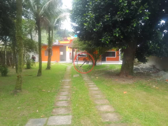 Imagem CASA COM 4 QUARTOS AREA GOURMET ,1 FLAT INDEPENDENTE , LAVANDERIA, AMPLO JARDIM E ESTACIONAMENTO ,ACEITA PERMUTA DE IMOVEIS