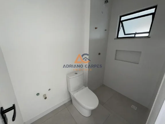 Imagem Apartamento novo, frente mar com 87m², 2 suítes e churrasqueira a carvão na Meia Praia - Navegantes Adriano Carpes Imóveis vende!