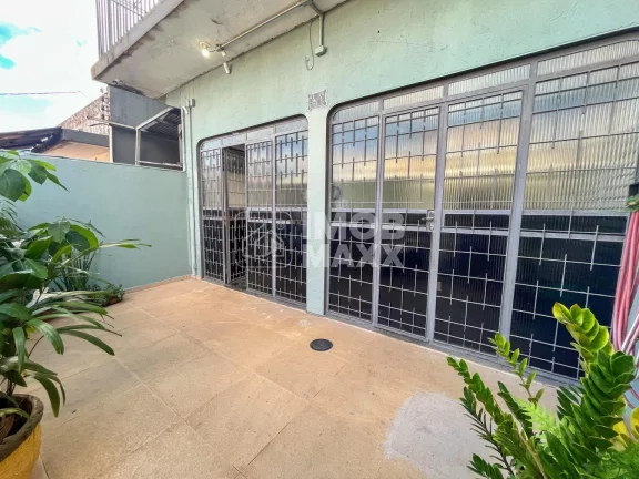 Imagem Venda de Prédio no Guará II com 511m², 3 pavimentos (térreo comercial e 1º e 2º pavimentos residencial) escriturado