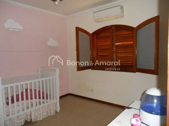 Imagem Linda e espaçosa casa com com toque rústico. Possui terreno de 286m² e 230m² de área construíd...
