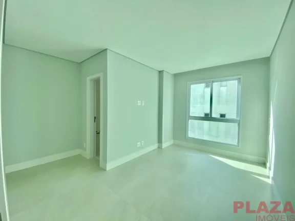 Imagem Apartamento 04 dormitórios no centro de Balneário Camboriú