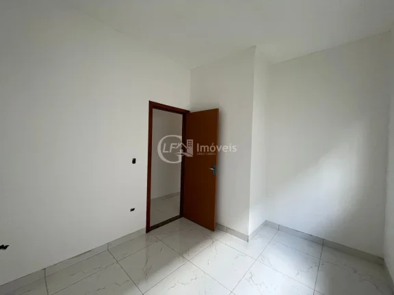 Imagem Ampla casa nova - 1 suíte e 2 quartos