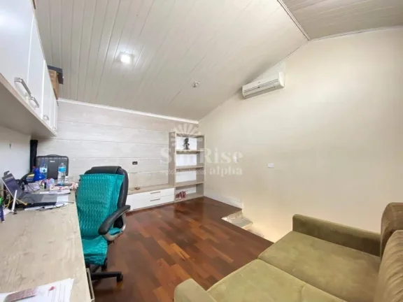 Imagem Casa em condomínio com 695 m² de área construída e 420 m² de terreno, 4 suítes, com garagem para 5 veículos,Alphaville 10-SP