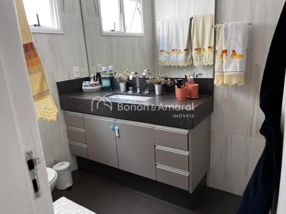 Imagem Localizada no Jardim Lumen Christi, esta casa possui 190m² de área construída e oferece conforto ...
