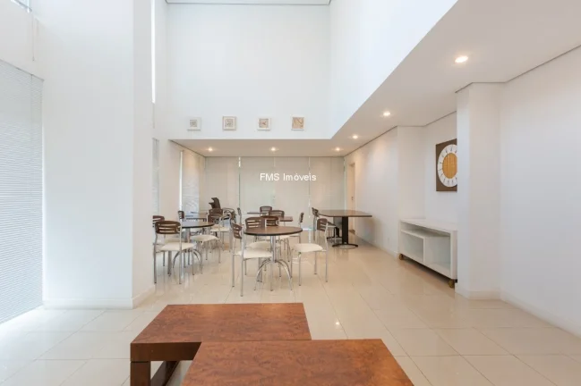 Imagem Imperdível apartamento à venda em Moema, São Paulo-SP: 3 quartos, 3 suítes, 2 salas, 4 vagas de garagem e 225m² de área!