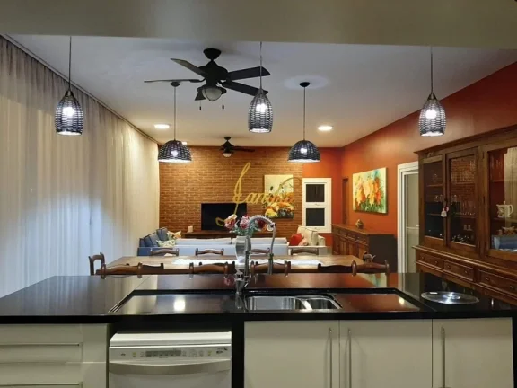 Imagem Excelente Casa no Condomínio Malibu! Com 04 suites