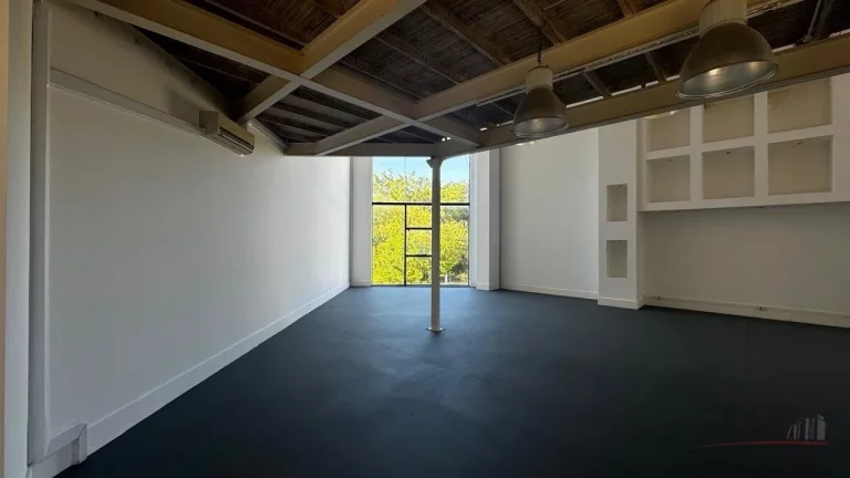 Imagem Sala comercial à venda na SC-401, Florianópolis, com *250 m² de área privativa. O imóvel é ide...
