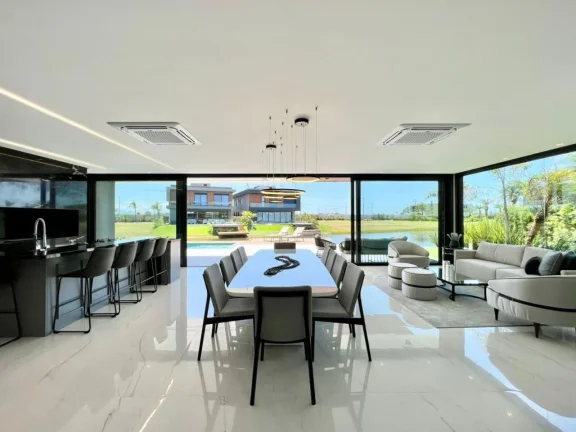 Imagem Casa em Condominio 5 Dormitórios - Bairro --