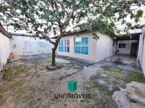 Imagem Terreno de 360M² com casa a venda por R$500.000 na Praia do Morro em Guarapari.