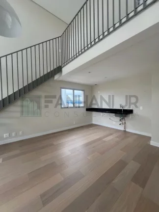 Imagem Venha conhecer essa penthouse totalmente reformada e nunca habitada nos Jardins! Com 2 quartos, sendo 2 suítes, e um total de 3 banheiros, este imóv