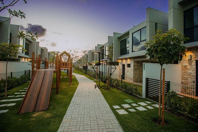 Imagem Casa de 1º andar em condomínio fechado com área de lazer completa em Intermares - CA0216