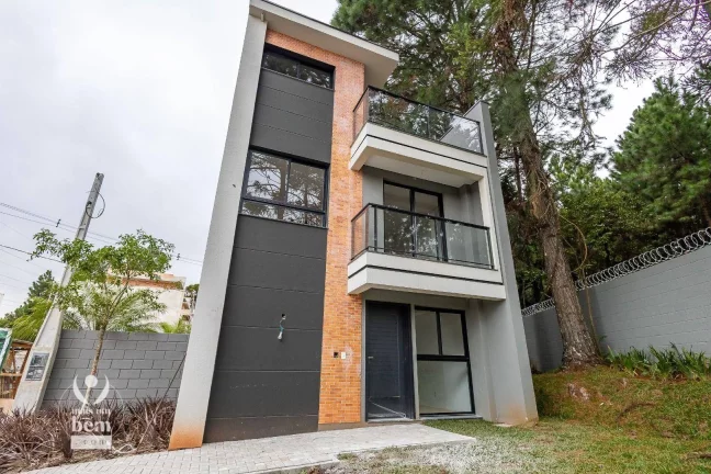 Imagem Sobrado com terraço, 3 quartos sendo 1 suíte, 2 vagas de garagem à venda por R$ 1.014.425,73 - Santa Cândida - Curitiba/PR