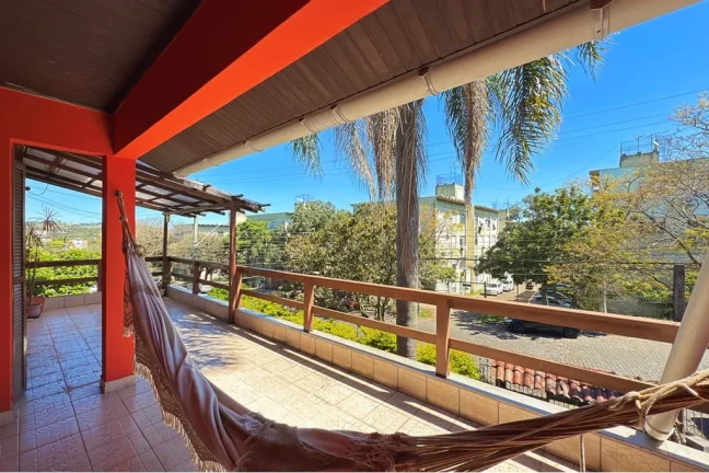 Imagem Casa para venda no bairro Vila Nova em Porto Alegre