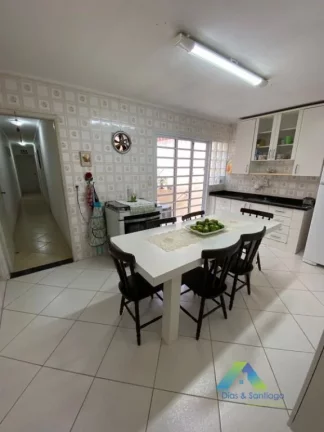 Imagem SANTO ANDRÉ Casa 200M², 3 dormitórios, varanda gourmet, 4 vagas de garagem, ótima localização e valor !!!