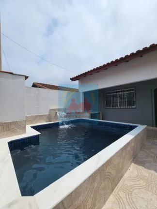Imagem Casa com Piscina, Lote Inteiro Mongaguá - 4 dormitórios - 03 vagas de garagem