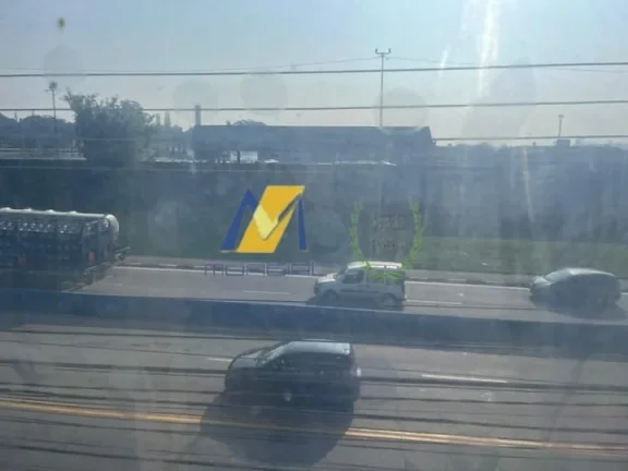 Imagem ???? "Parado você já tá... bora lucrar com esse galpão em Mauá!"
