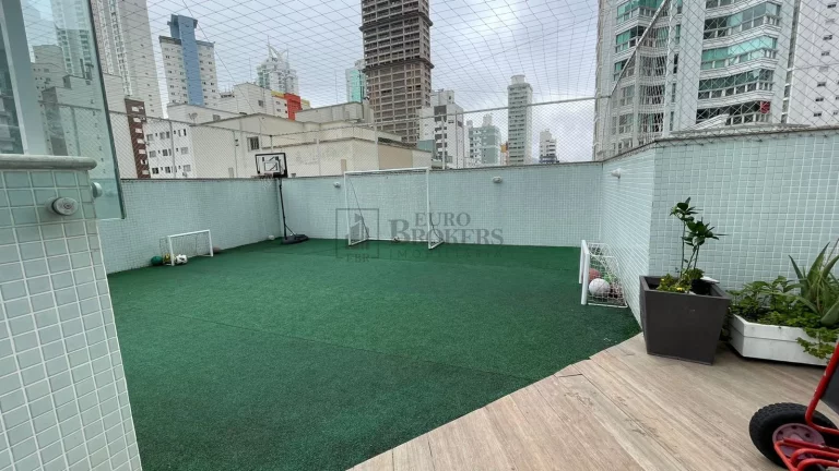 Imagem Apartamento diferenciado com 4 suítes, piscina e quadra esportiva no Av. Brasil