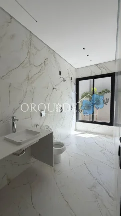 Imagem Imperdível oportunidade! Casa à venda em Rio Verde-GO, Residencial Green Park, 4 quartos, 4 suítes, 1 sala, 6 banheiros, 3 vagas, 323,74m².