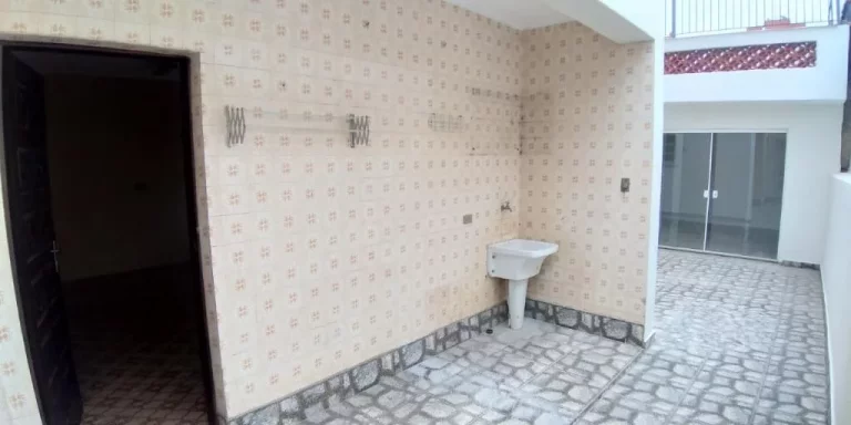 Imagem Sobrado com 4 dormitórios à venda, 212 m² por R$ 1.100.000,00 - Centro - Suzano/SP