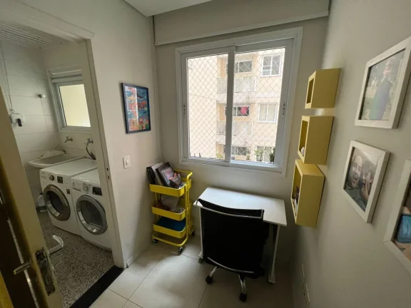 Imagem Lindo apartamento 172 M², 4 dormitórios sendo 3 suítes, 1 espaçosa sala, 1 bela varanda gourmet, 5 banheiros, lavabo, 4 vagas de garagem. Ar split.