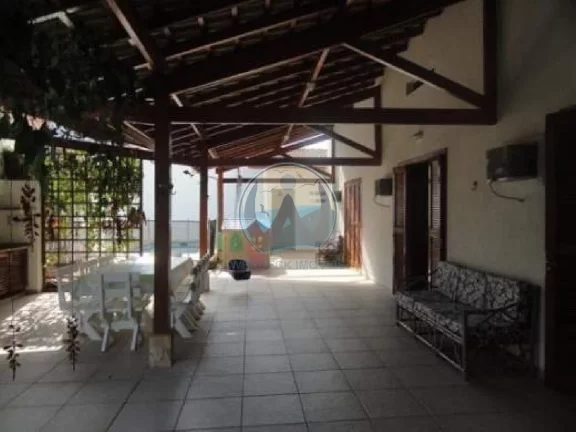 Imagem Imperdível Casa à Venda em Ubatuba-SP, Bairro Lázaro: 6 Quartos, 5 Suítes, 2 Salas, 6 Banheiros, 3 Vagas de Garagem!