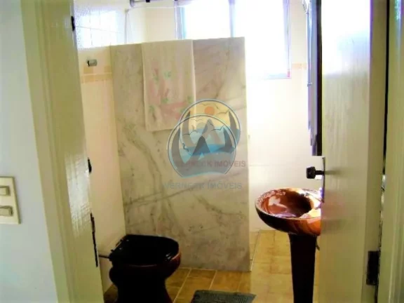Imagem Imperdível! Casa à venda em Ubatuba-SP, no bairro Silop, com 3 quartos, 1 suíte, 2 salas, 1 banheiro, 5 vagas de garagem e 330m² de área.