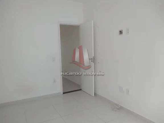 Imagem Casa Alto Padrão Frente c/ 4 Suítes e Canal Navegável