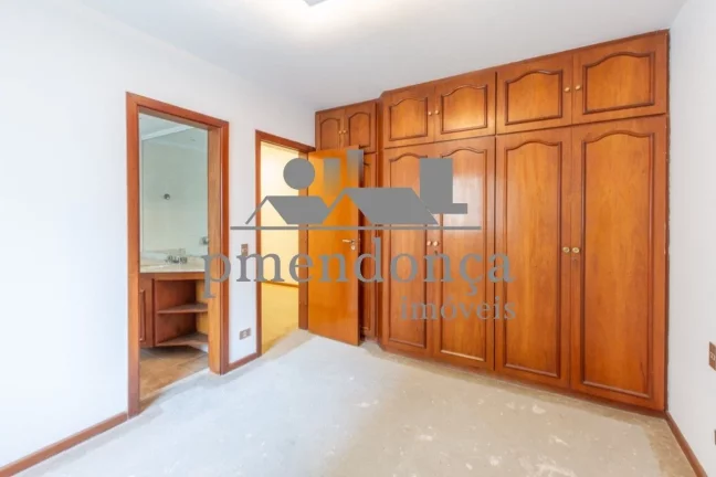Imagem Apartamento alto padrão em Higienópolis com 230m², 3 suites e 3 vagas.