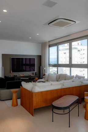 Imagem Apartamento mobiliado com 4 suítes e 5 vagas de garagem na Avenida Atlântica em Balneário Camboriú