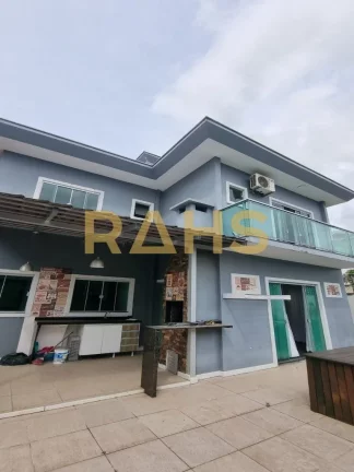 Imagem Apresentando um lindo sobrado semi mobiliado, localizado no bairro Nova Brasilía. Esta espaçosa re...