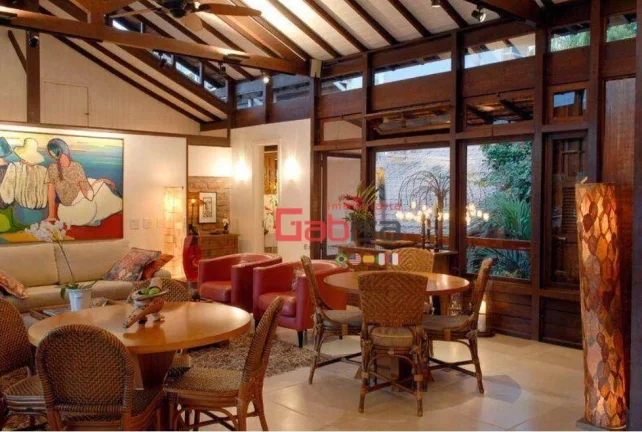 Imagem Casa com 7 dormitórios à venda, 454 m² por R$ 6.500.000 - Pr Ferradura - Armação dos Búzios/RJ
