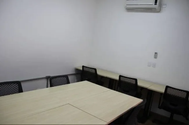 Imagem Sobrado Comercial para Alugar com 280m², 3 dormitórios, 1 suíte, 1 sala e 2 vagas!!!