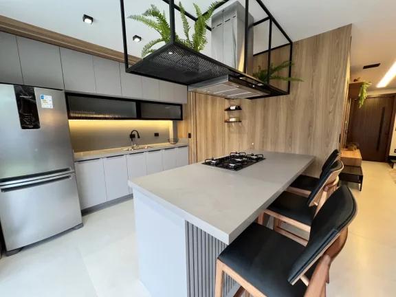 Imagem Casa Alto Padrão para Venda em Florianópolis / SC no bairro Cachoeira do Bom Jesus